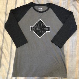 North face Women’s 3/4 sleeve tee small